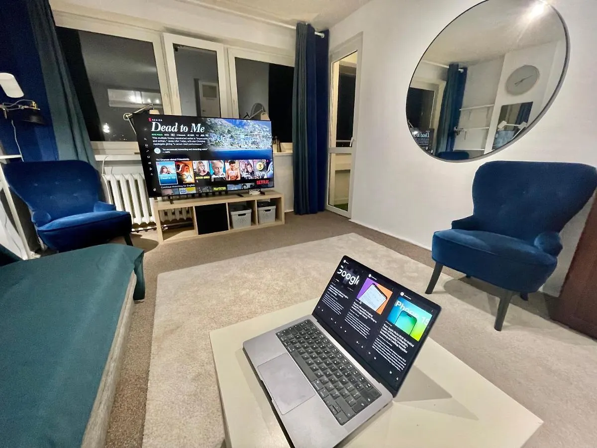 Blue 3 Metro Wifi 1 Gbs 75'Tv Netflix Disney Hbo Max Appletv Amazon Warsaw