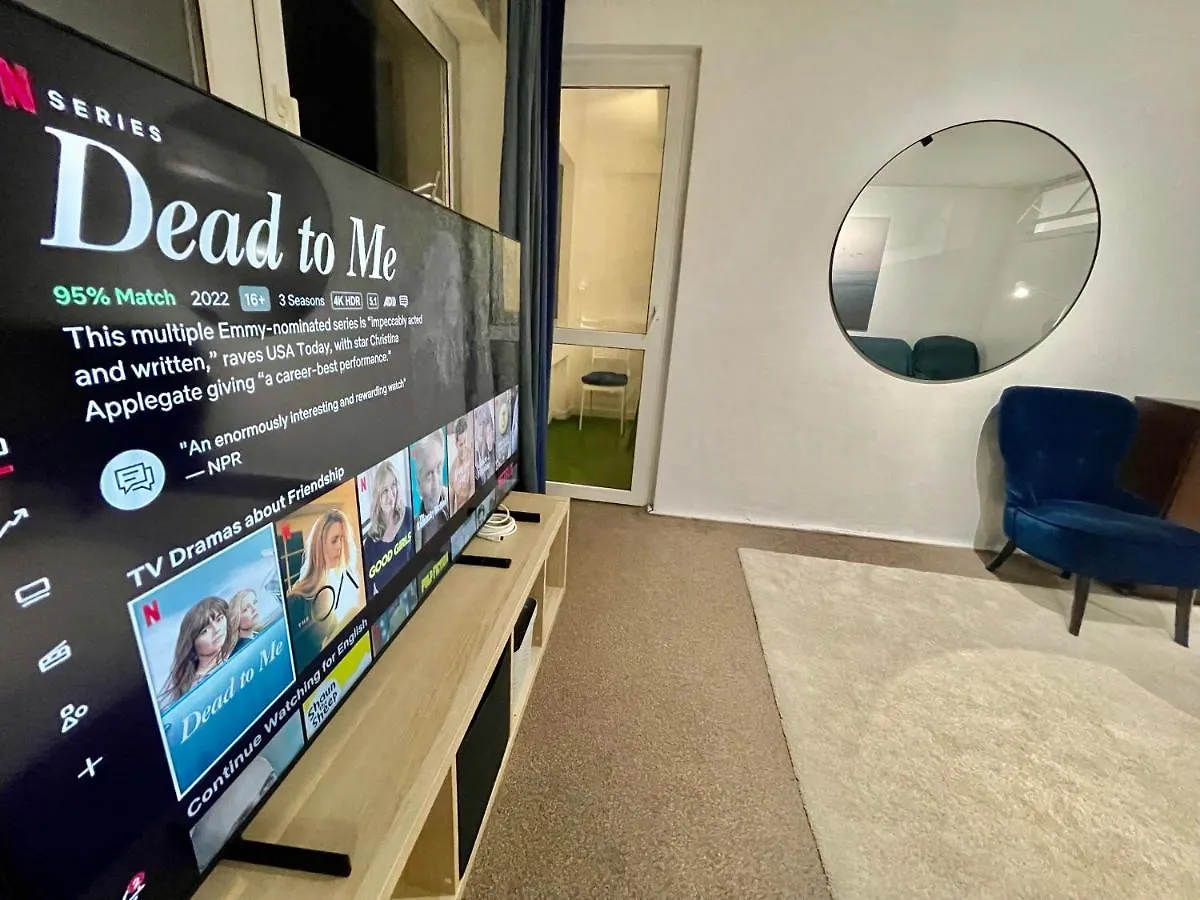 Blue 3 Metro Wifi 1 Gbs 75'Tv Netflix Disney Hbo Max Appletv Amazon Warsaw Apartment