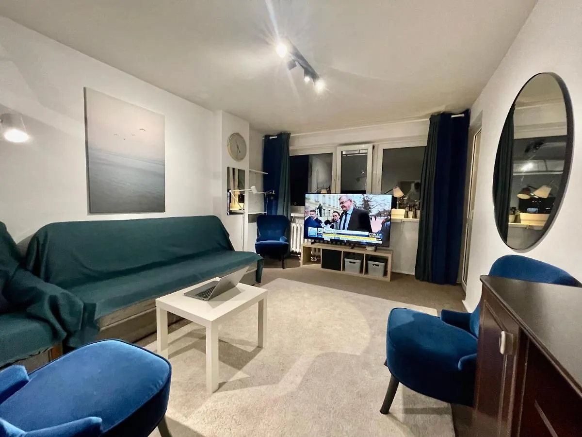 Apartment Blue 3 Metro Wifi 1 Gbs 75'Tv Netflix Disney Hbo Max Appletv Amazon Warsaw