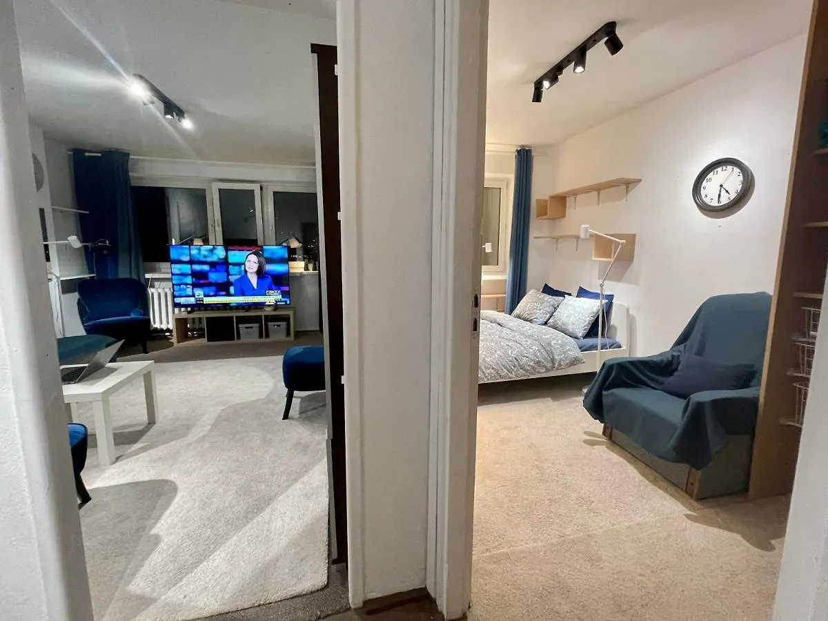 Blue 3 Metro Wifi 1 Gbs 75'Tv Netflix Disney Hbo Max Appletv Amazon Warsaw Apartment